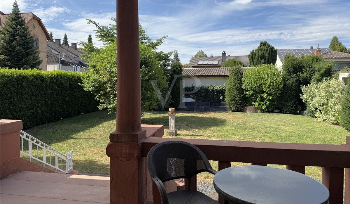 Blick vom Eingang in Garten vom Eingangsbereich