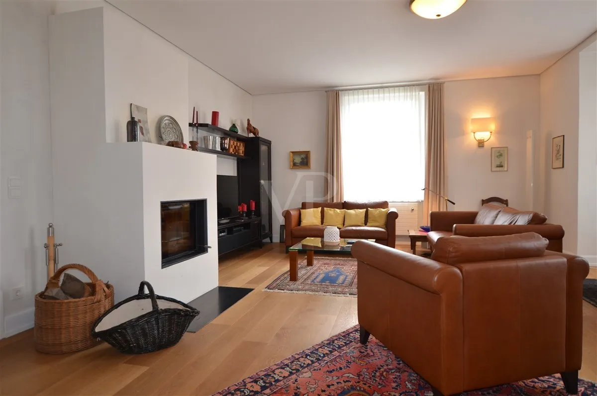 Wohnzimmer mit Kamin