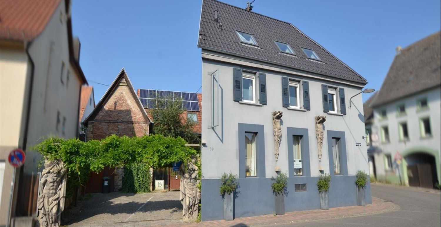 Straßenansicht