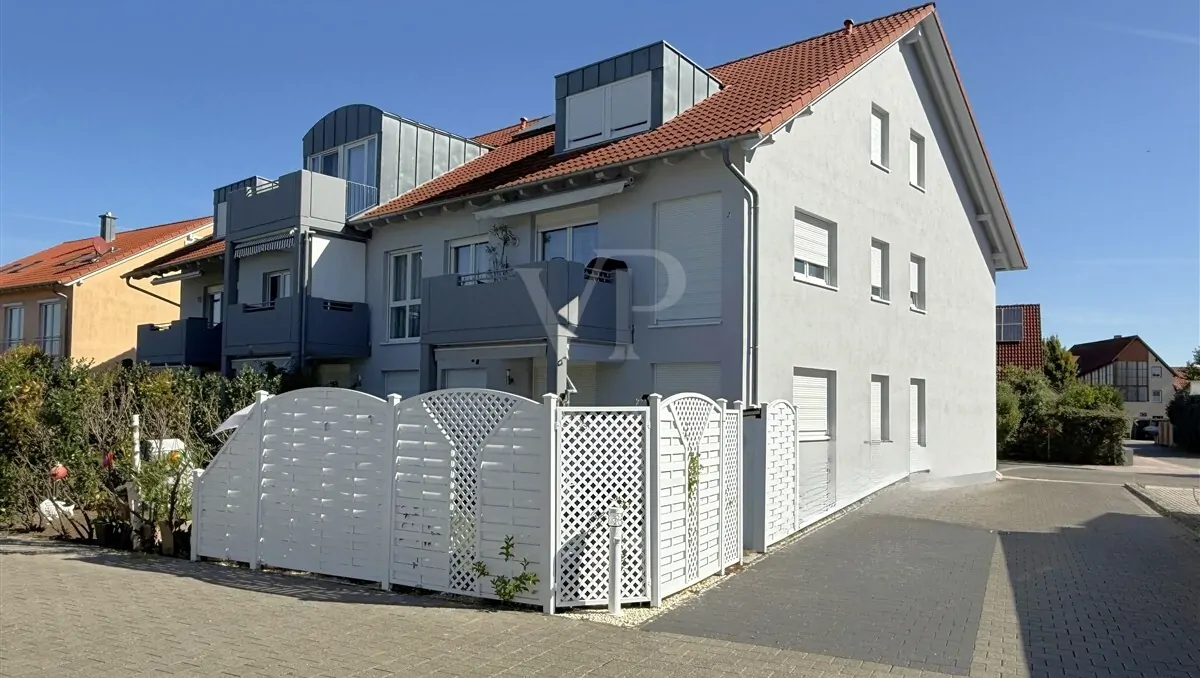 Westseite des Hauses mit Balkonen