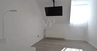 von_poll_real_estate_property_25067032_image_8