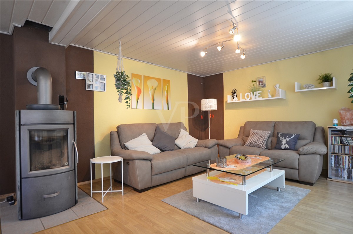 Wohnzimmer mit Kaminofen