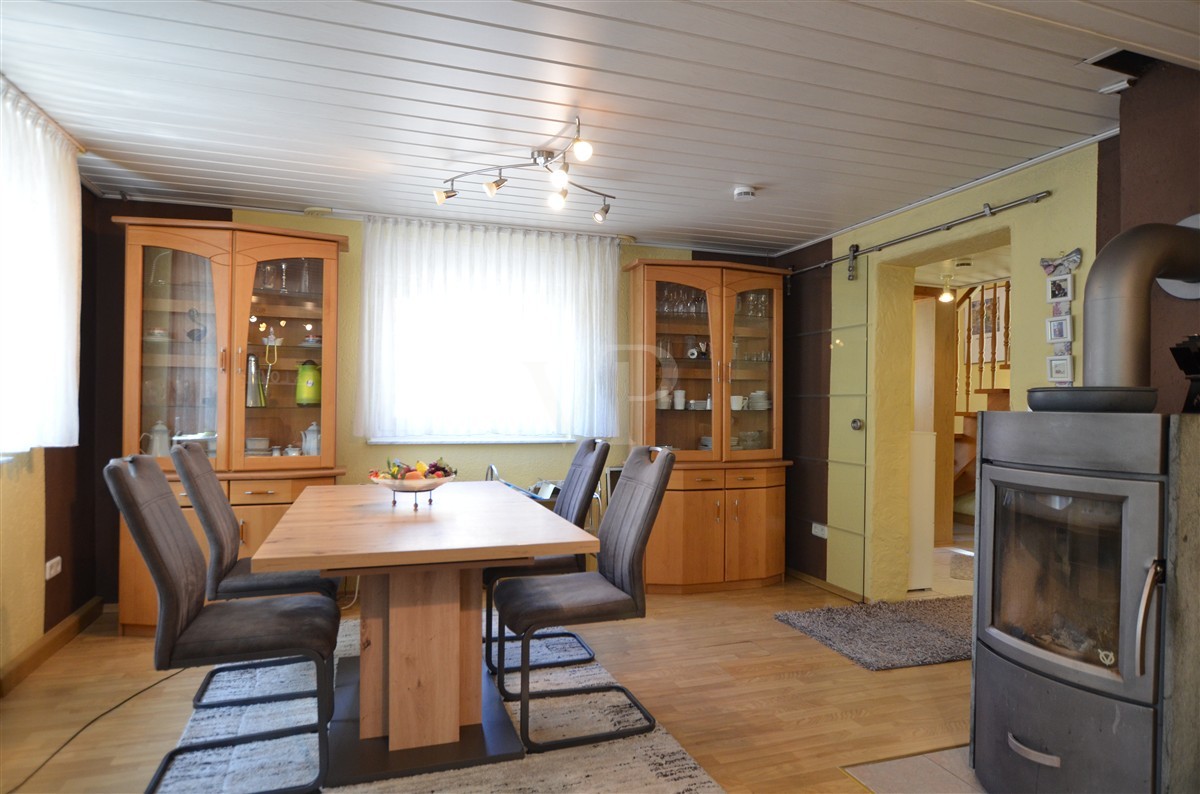 Esszimmer mit Blick in die Diele