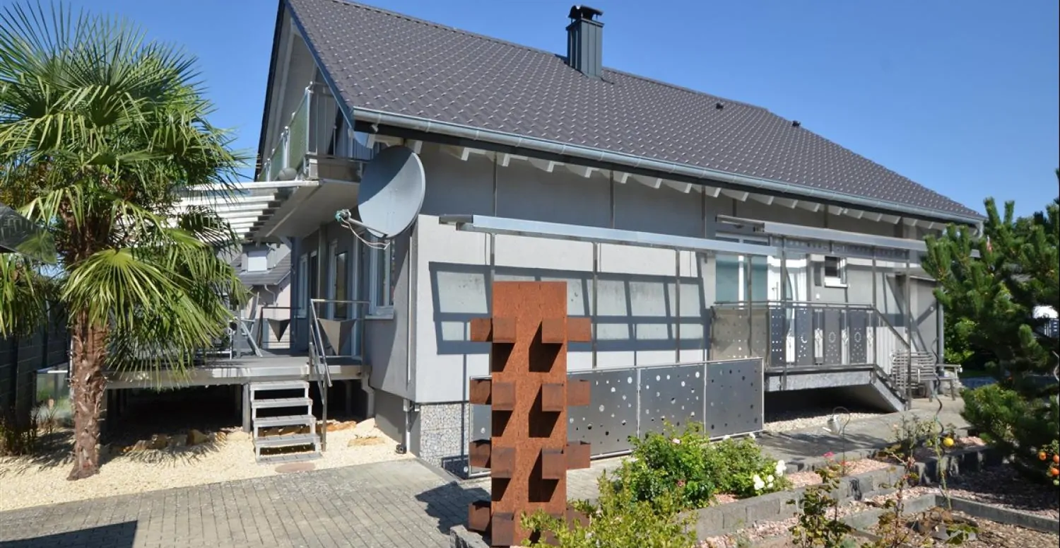 Haus mit Garten - Ostseite