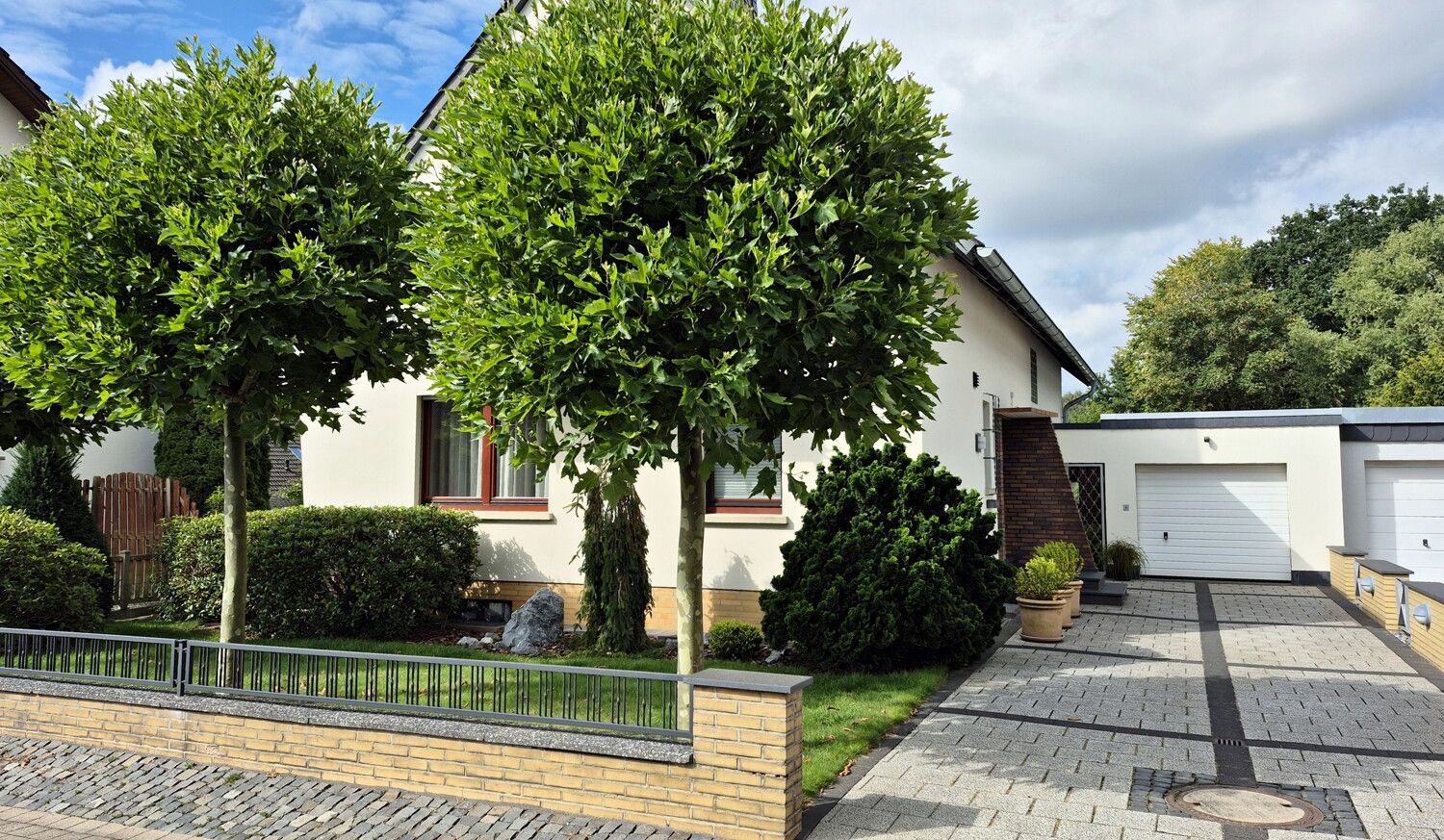 Top gepflegtes Zweifamilienhaus in ruhiger Lage