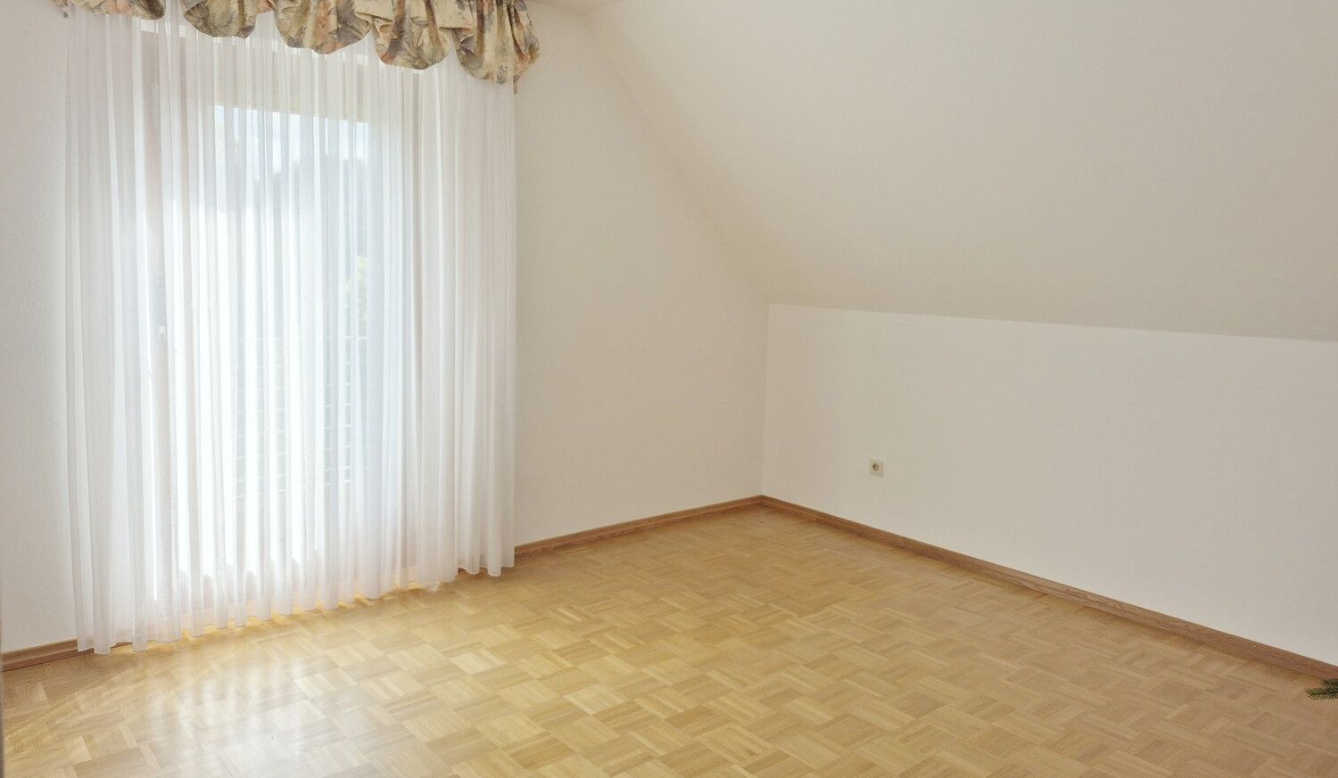 Schlafzimmer DG