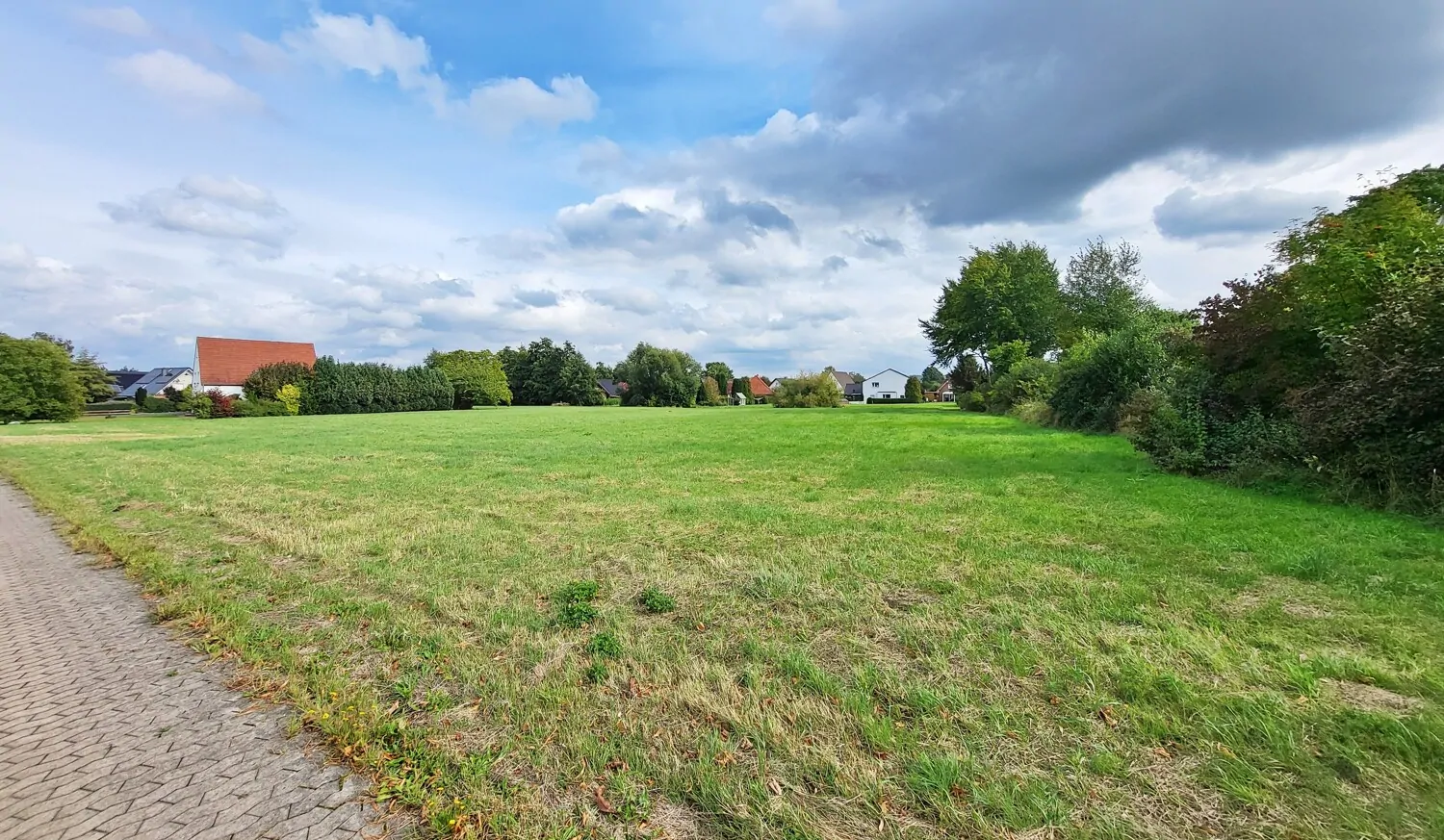 Für Investoren und Projektentwickler: Bauland plus Bestandsimmobilie