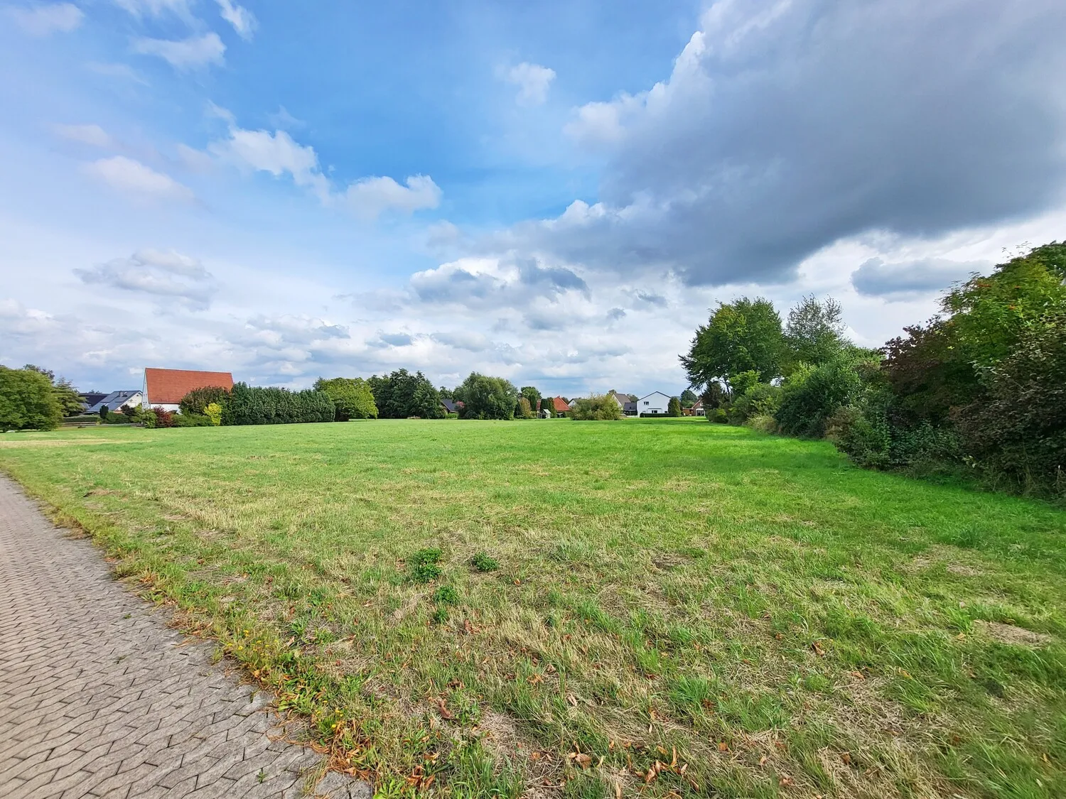 Für Investoren und Projektentwickler: Bauland plus Bestandsimmobilie