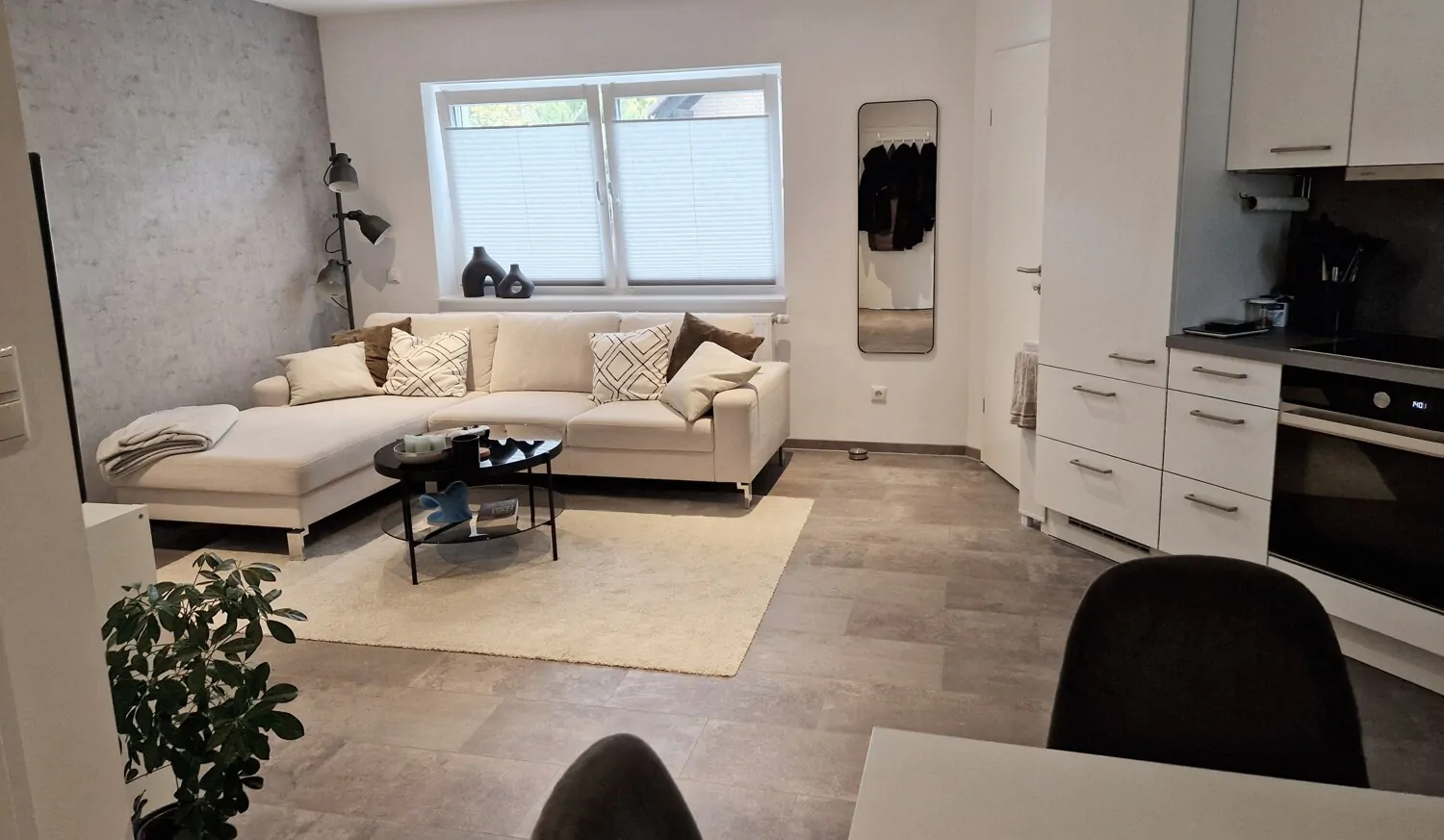 Modernes 2-Zimmer Apartment im Erdgeschoss - mit Einbauküche und Parkplatz