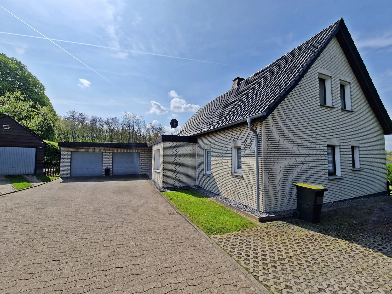 Straßenansicht