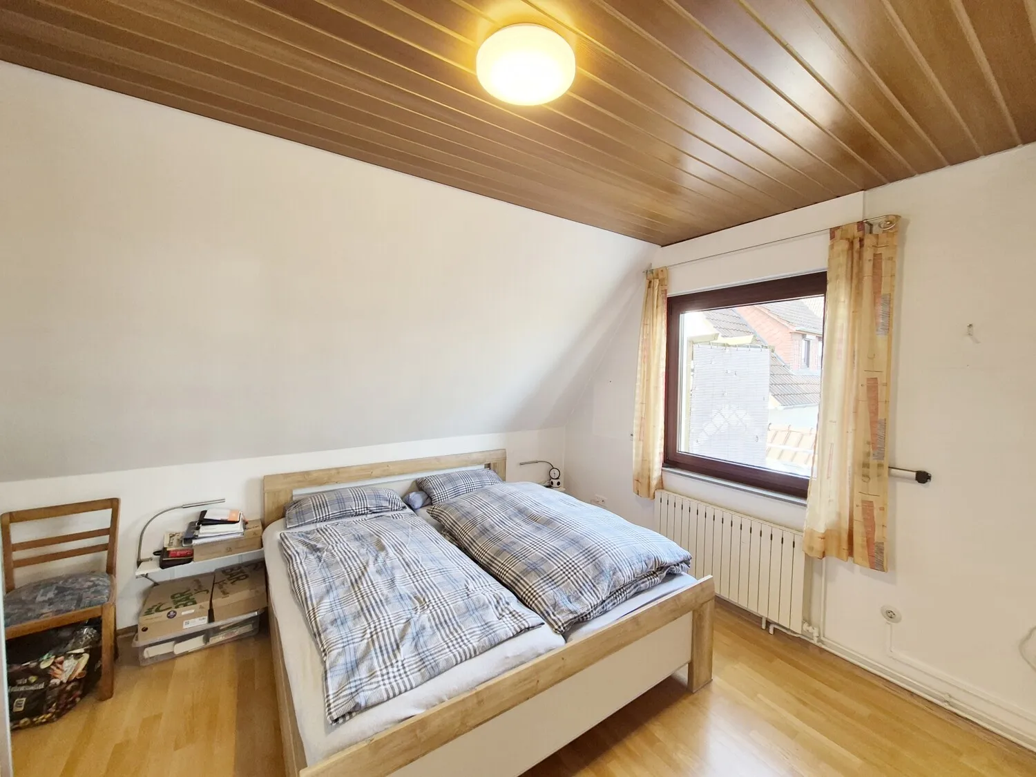 Schlafzimmer DG