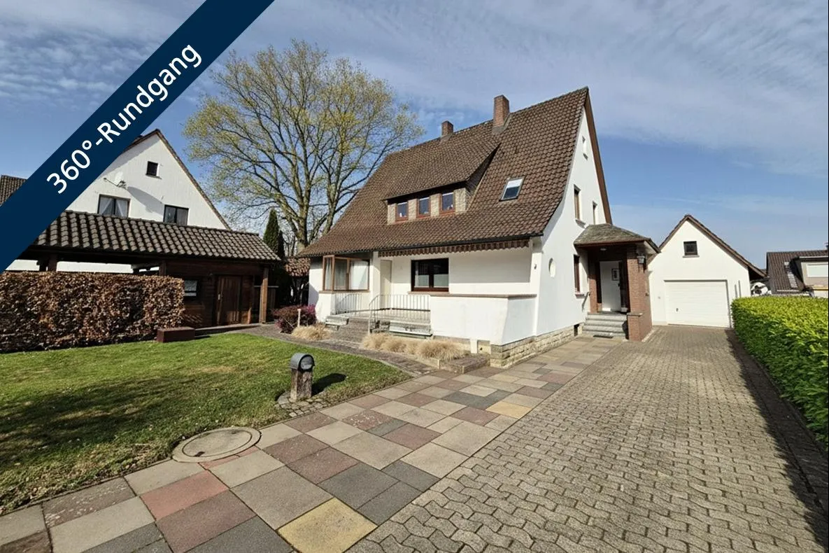 Interessantes Zweifamilienhaus mit viel Platz in sehr guter Lage