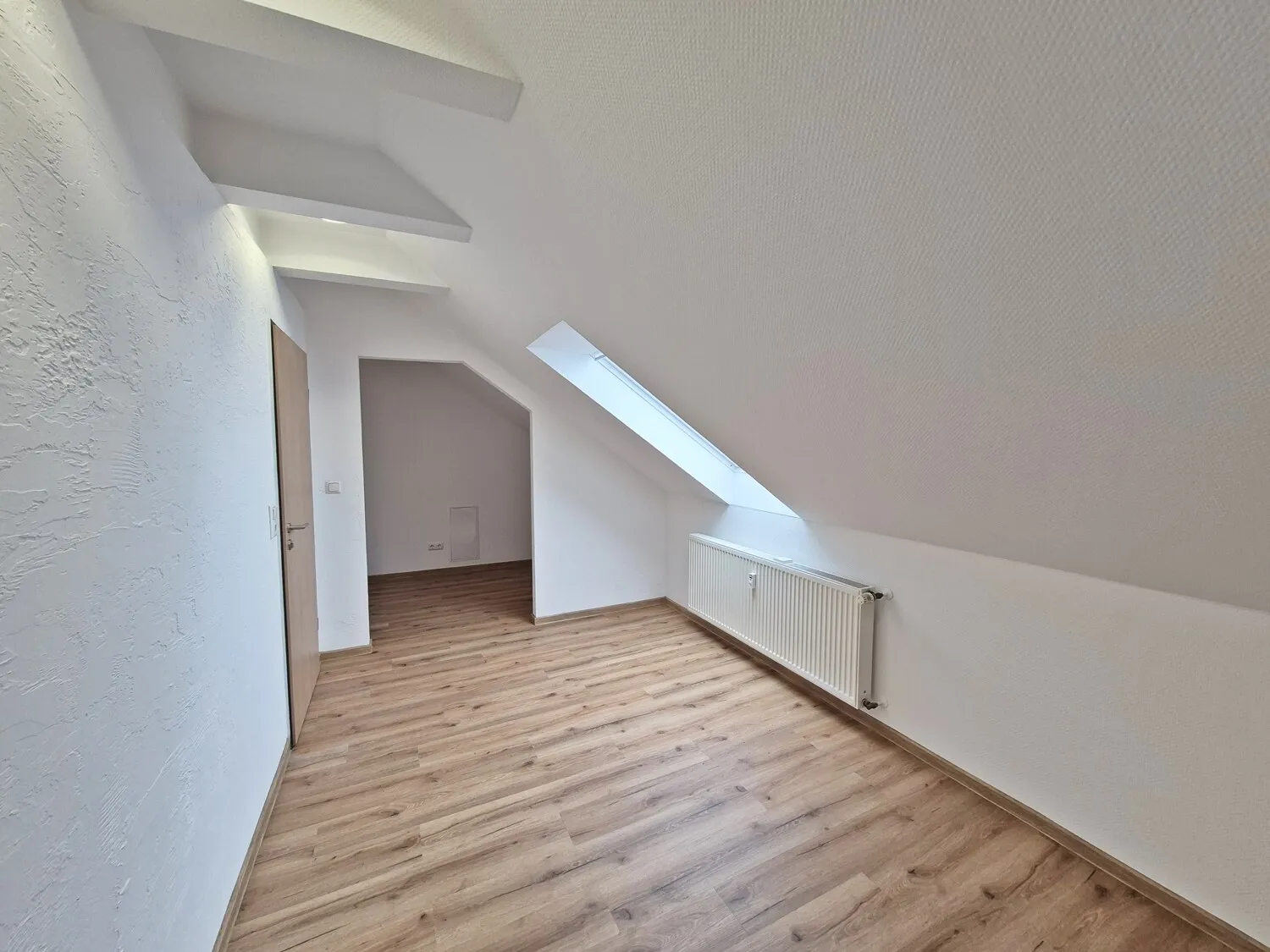 Schlafzimmer mit Ankleidenische