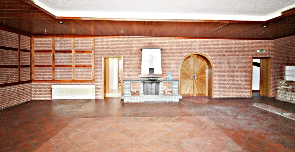 Zugang zum Clubzimmer