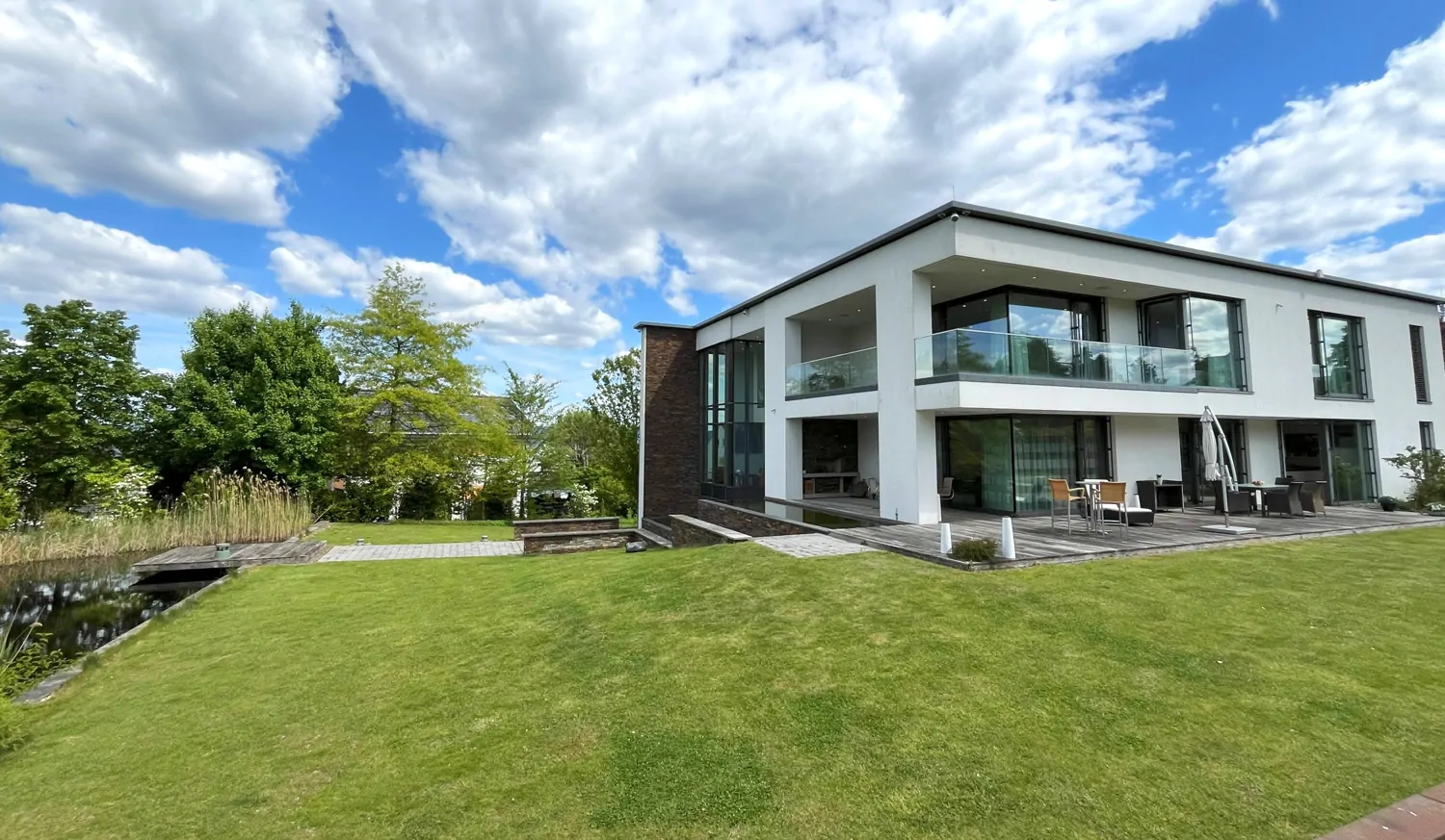 Gartenblick aufs Haus