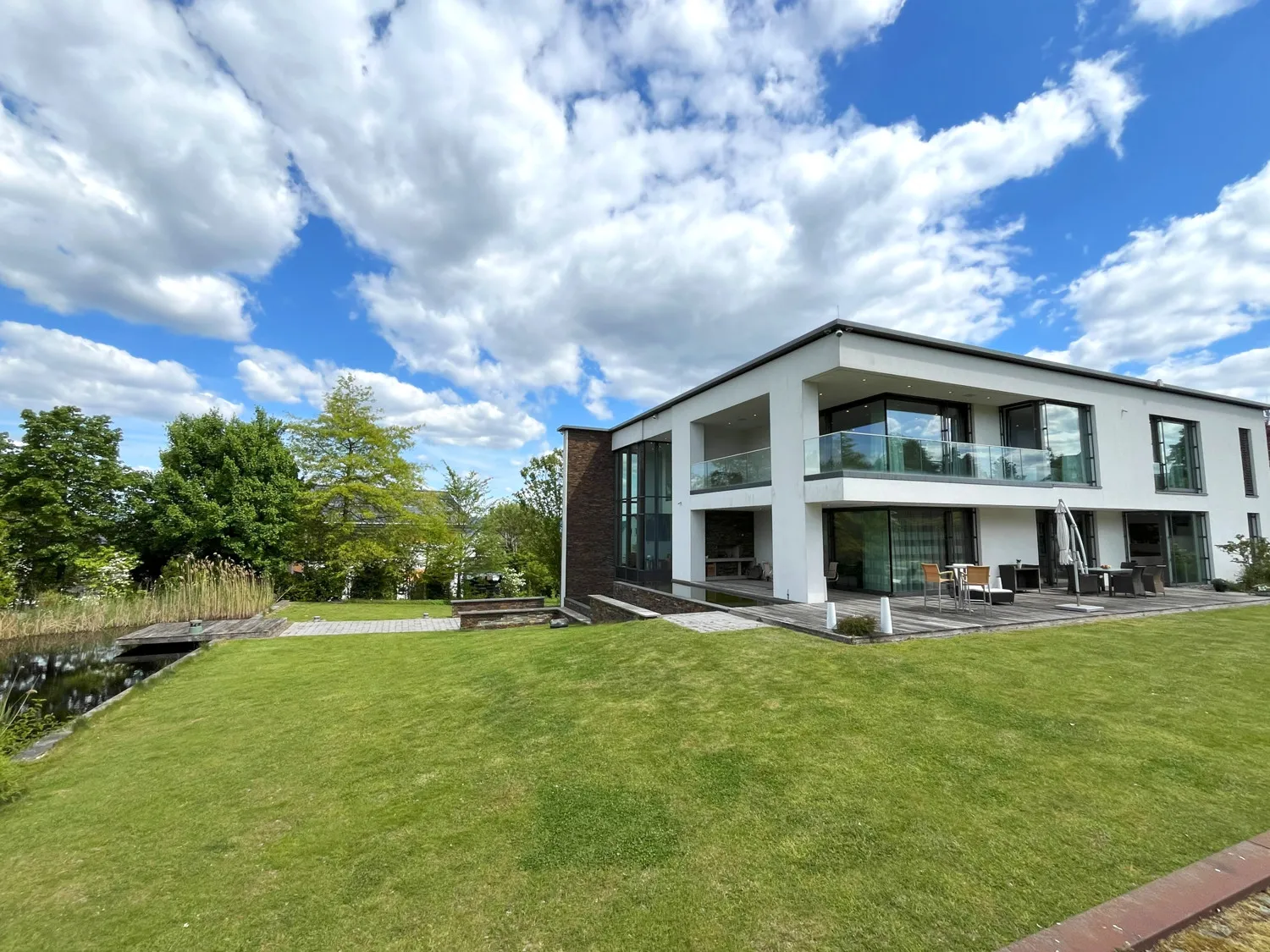 Gartenblick aufs Haus