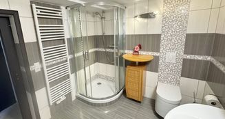 von_poll_real_estate_property_25231008_image_16