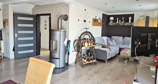 von_poll_real_estate_property_25231008_image_7