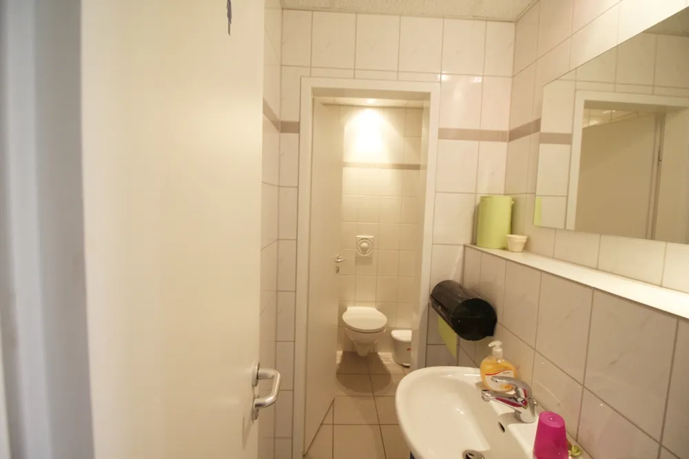 Világos irodaterületek központi helyen