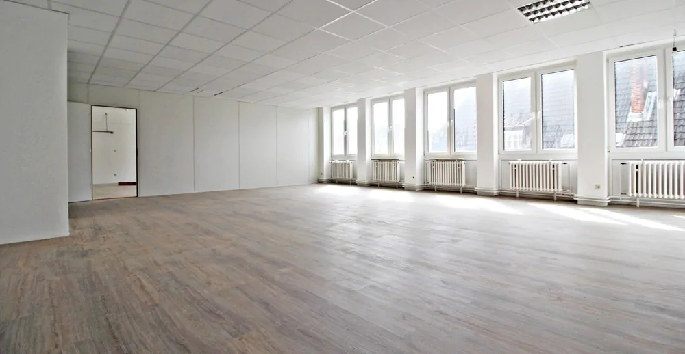 Helle Büroräume in zentraler Lage