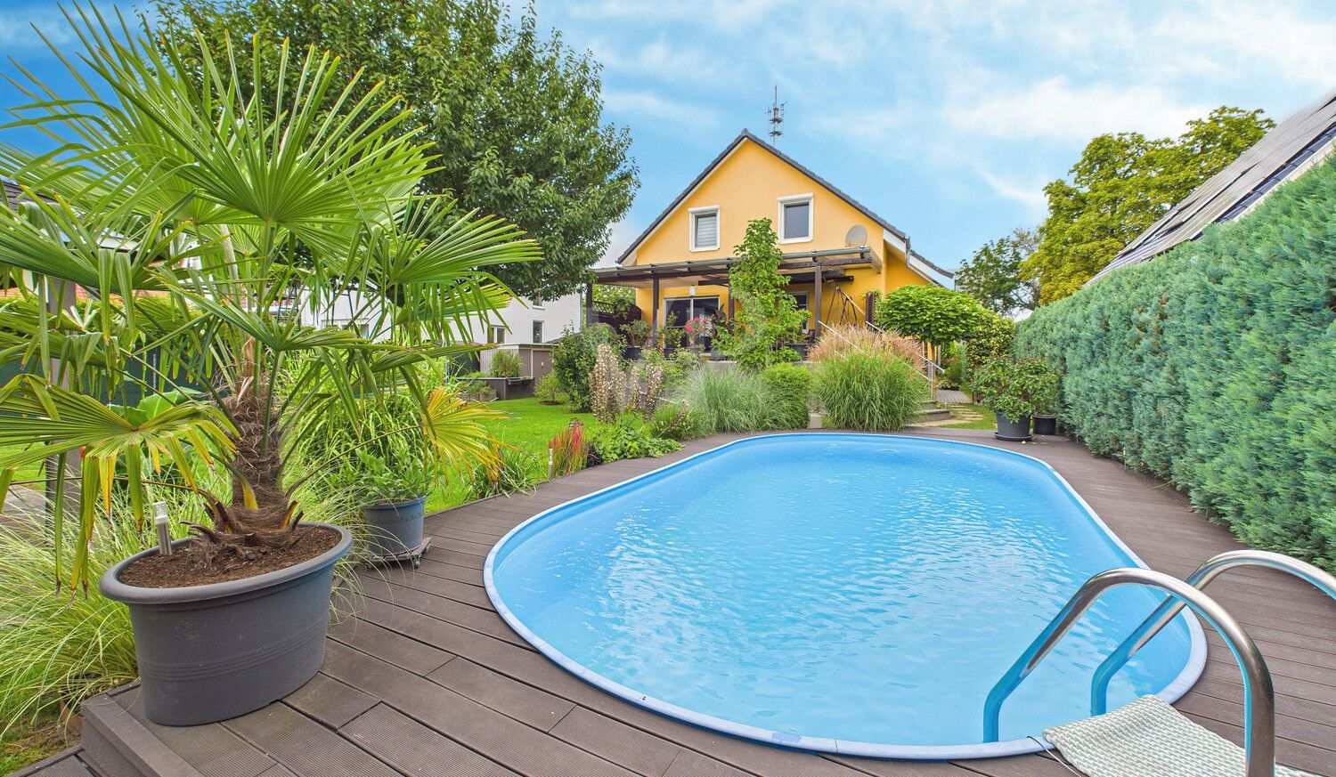 Hausansicht aus dem Garten