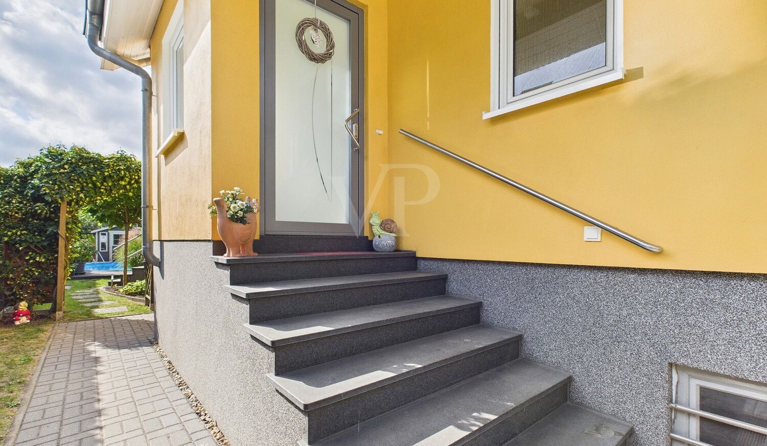 Treppe zum Eingang