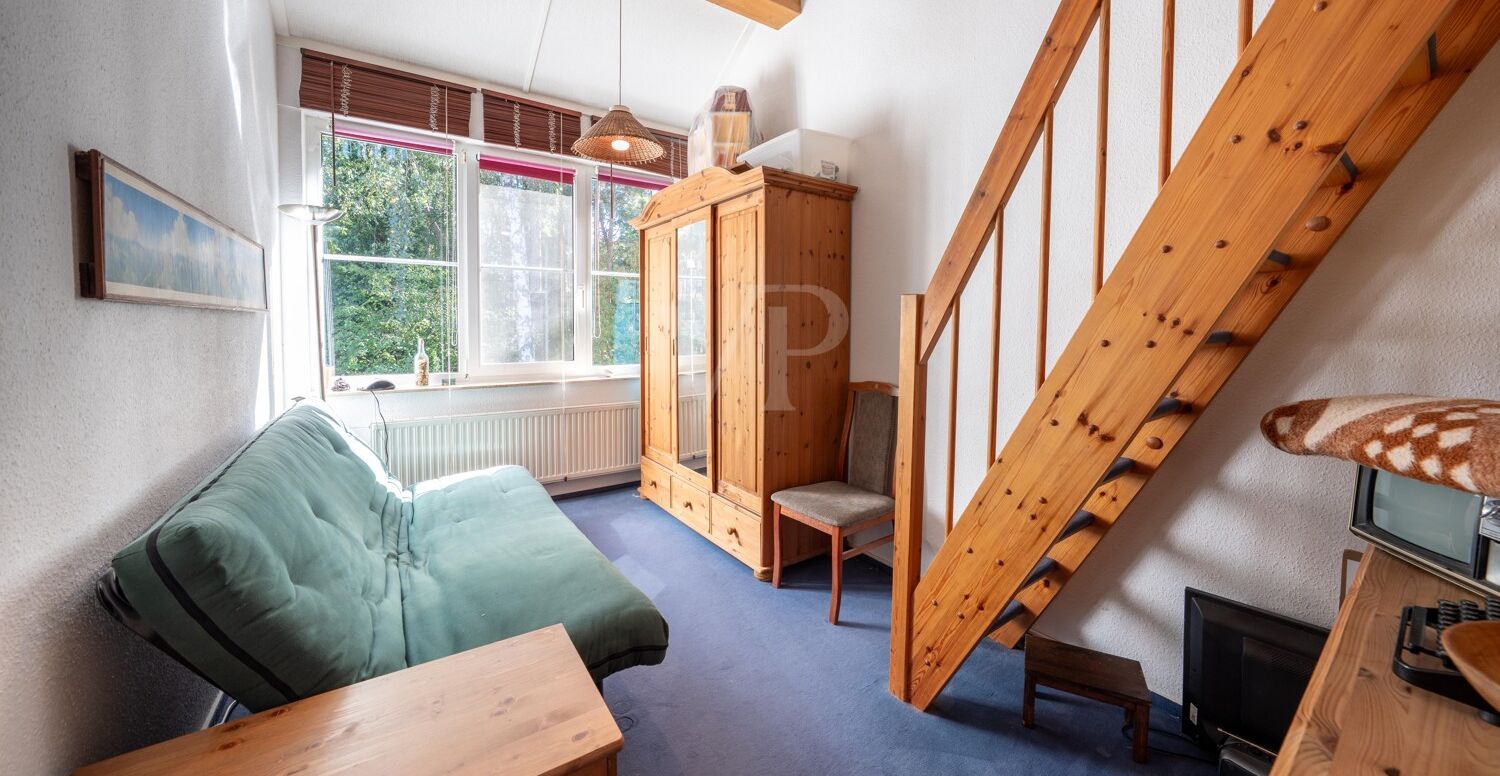 Zimmer III mit Treppe ...