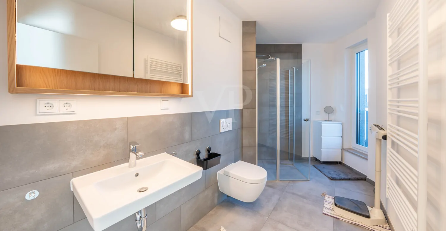 großzügiges Badezimmer