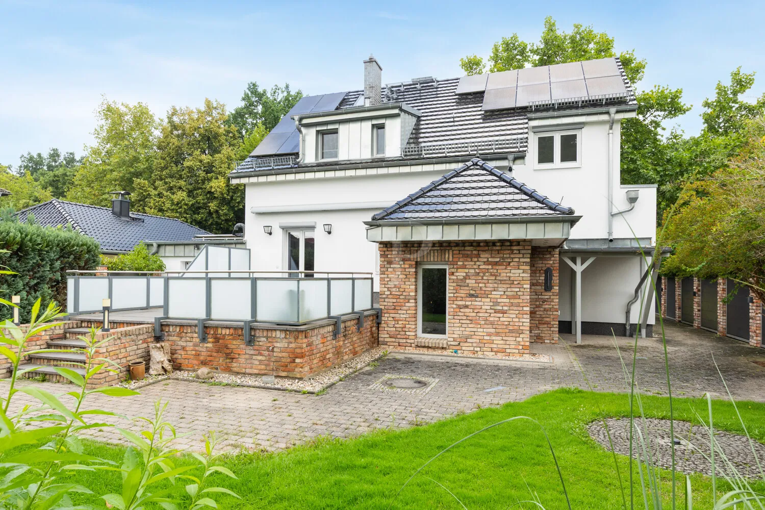 Hausansicht aus dem Garten
