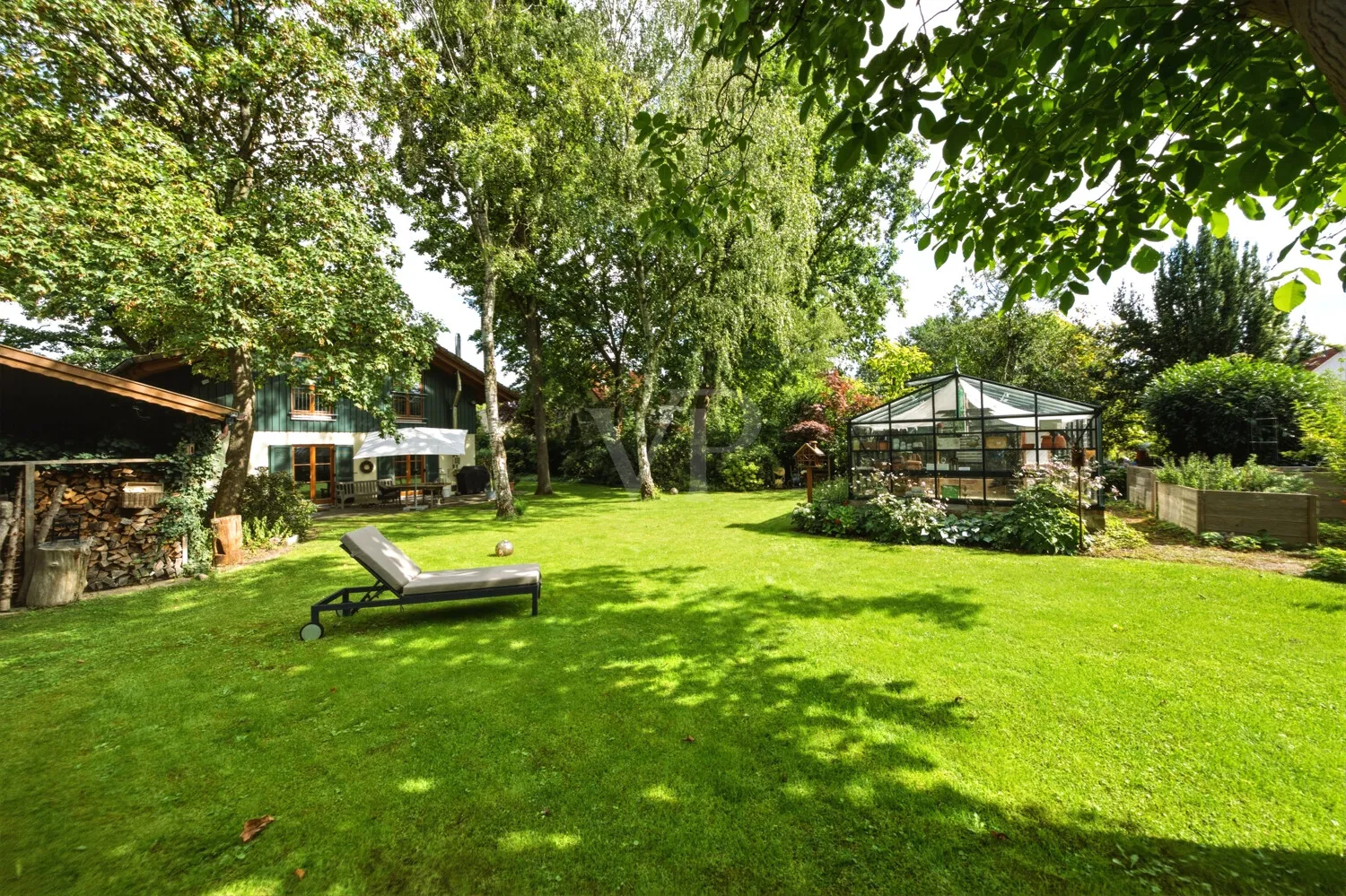 großzügiger Garten