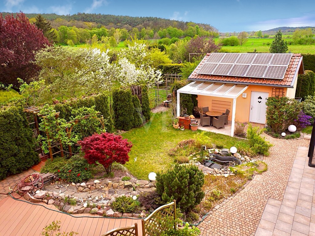 Gartenhaus mit Terrasse