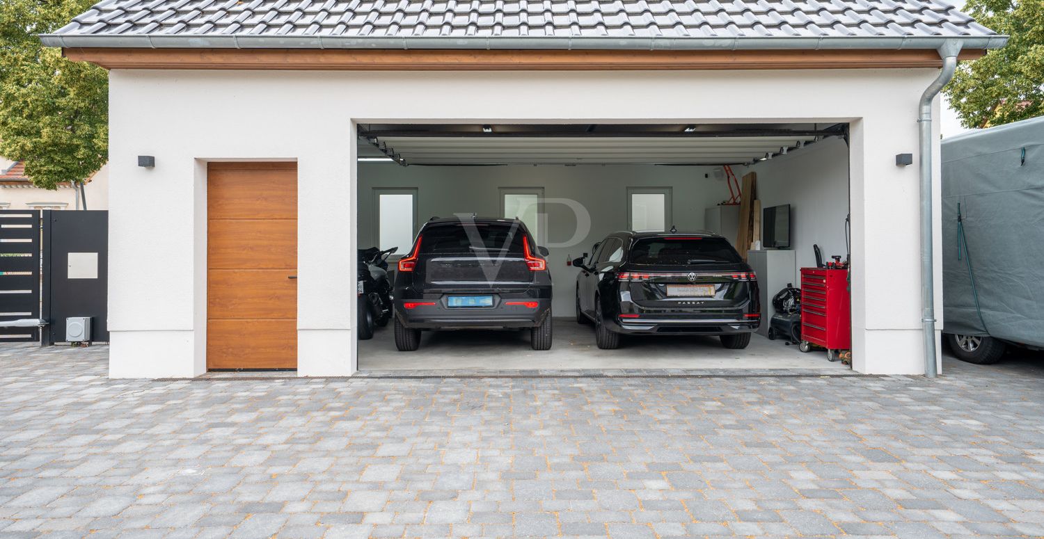 großzügige Garage