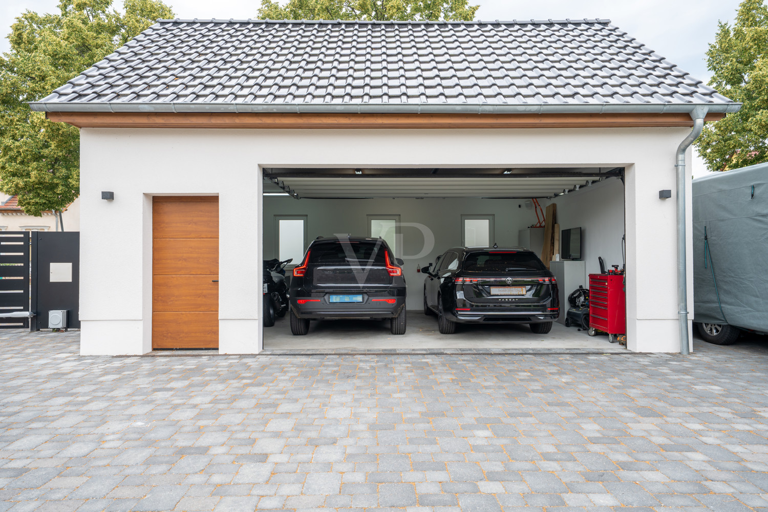 großzügige Garage