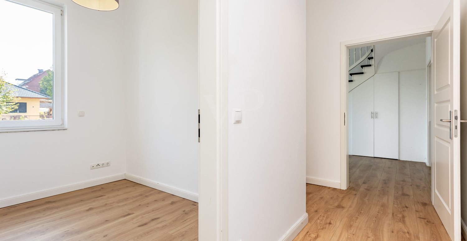 Gästezimmer / Büro mit Flur