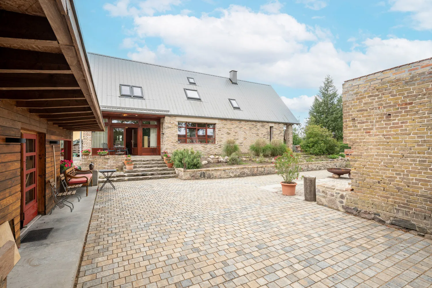 "Landloft" – Architect-designed house – Living and working in the horse country of Teltow-Fläming