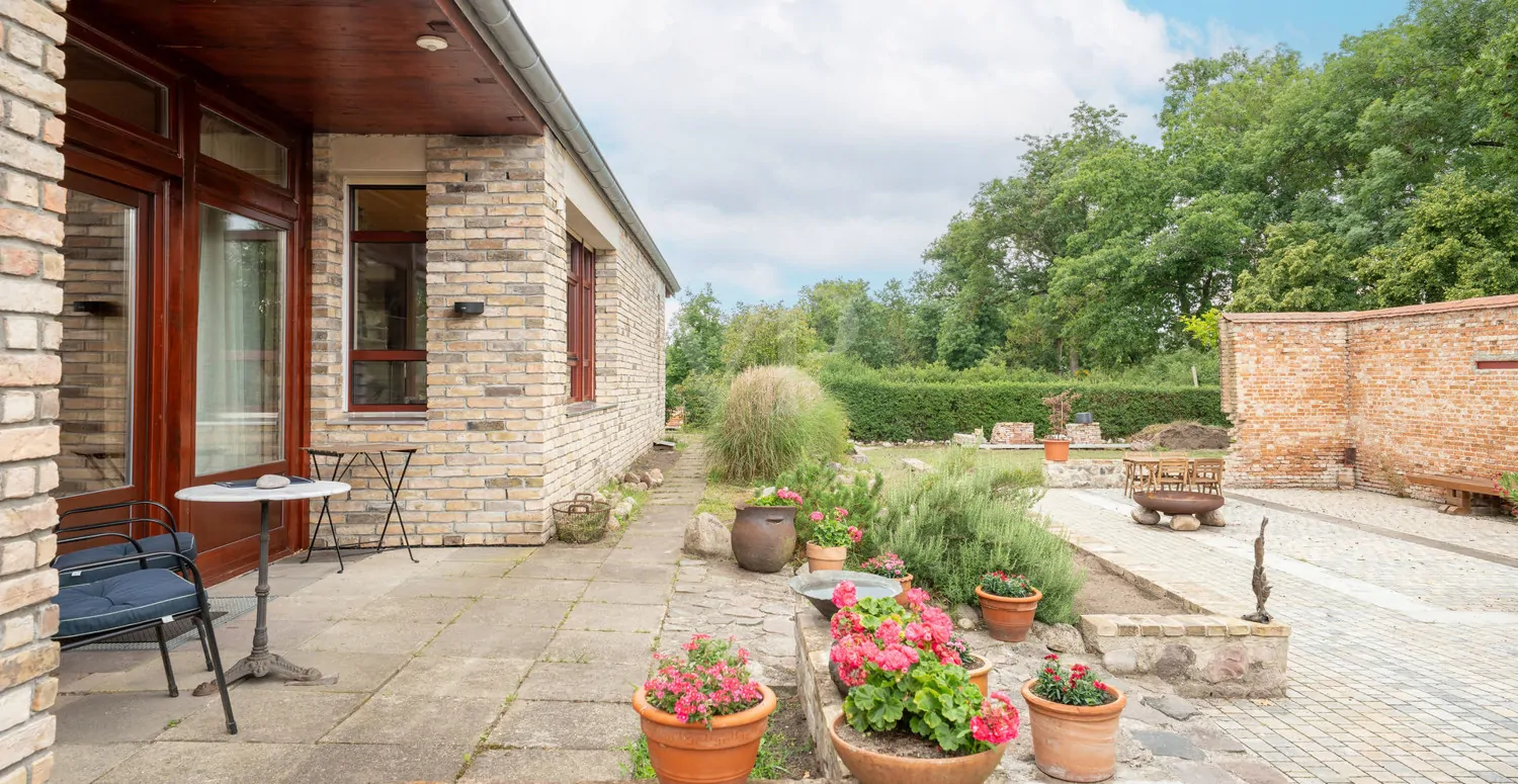 überdachter Eingang