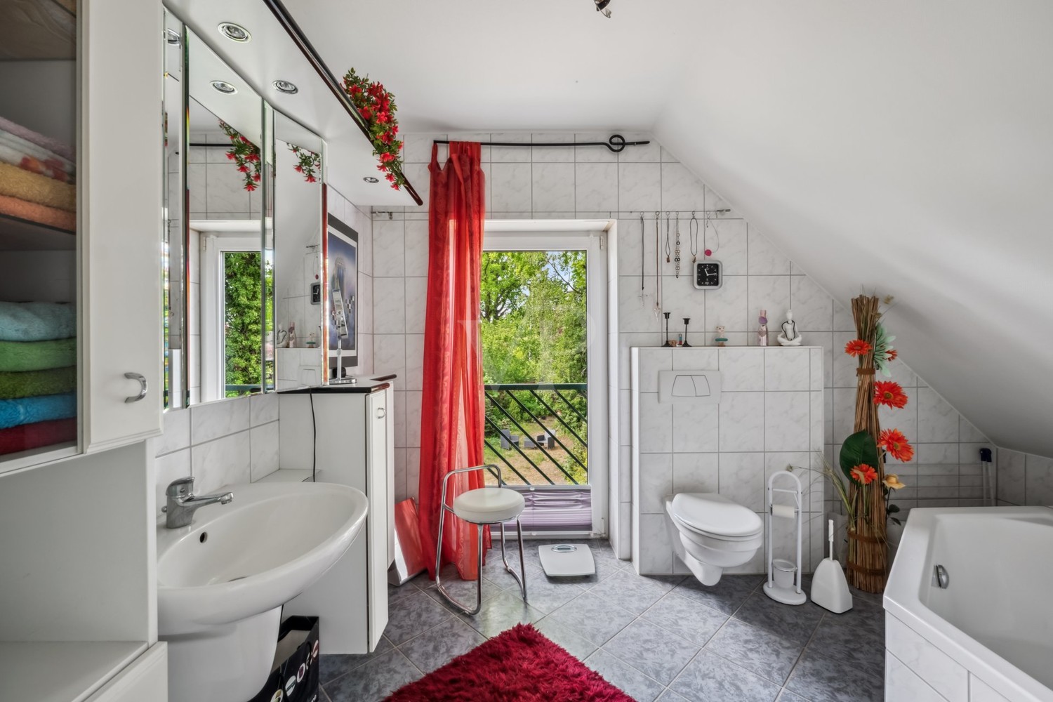 Bad mit Wanne