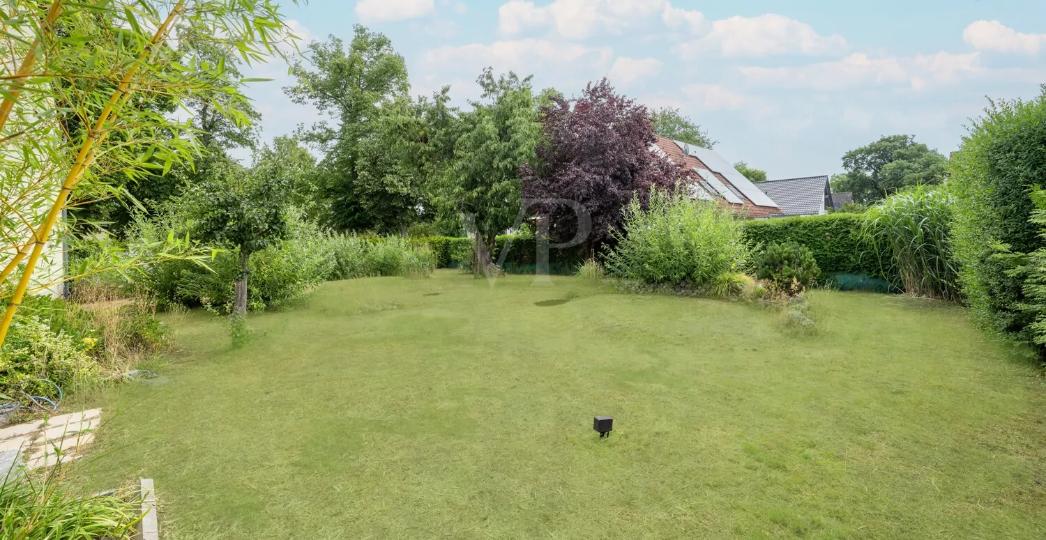 Großzügiger Gartenbereich