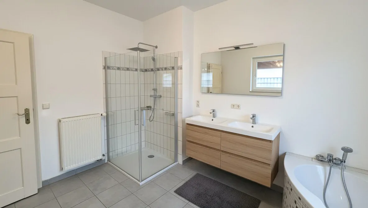 Badezimmer - KI eingerichtet