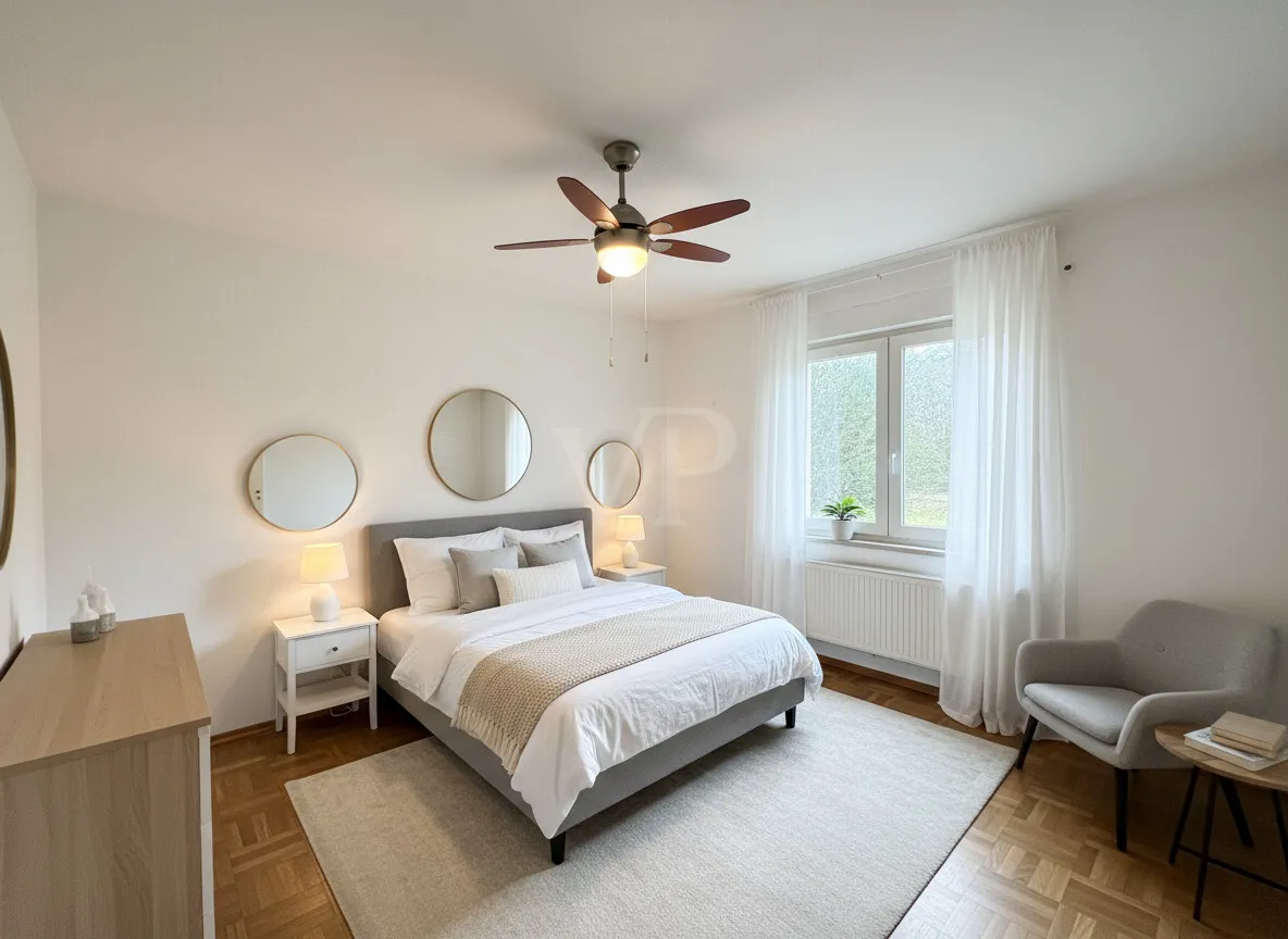 Zimmer II DG - KI eingerichtet