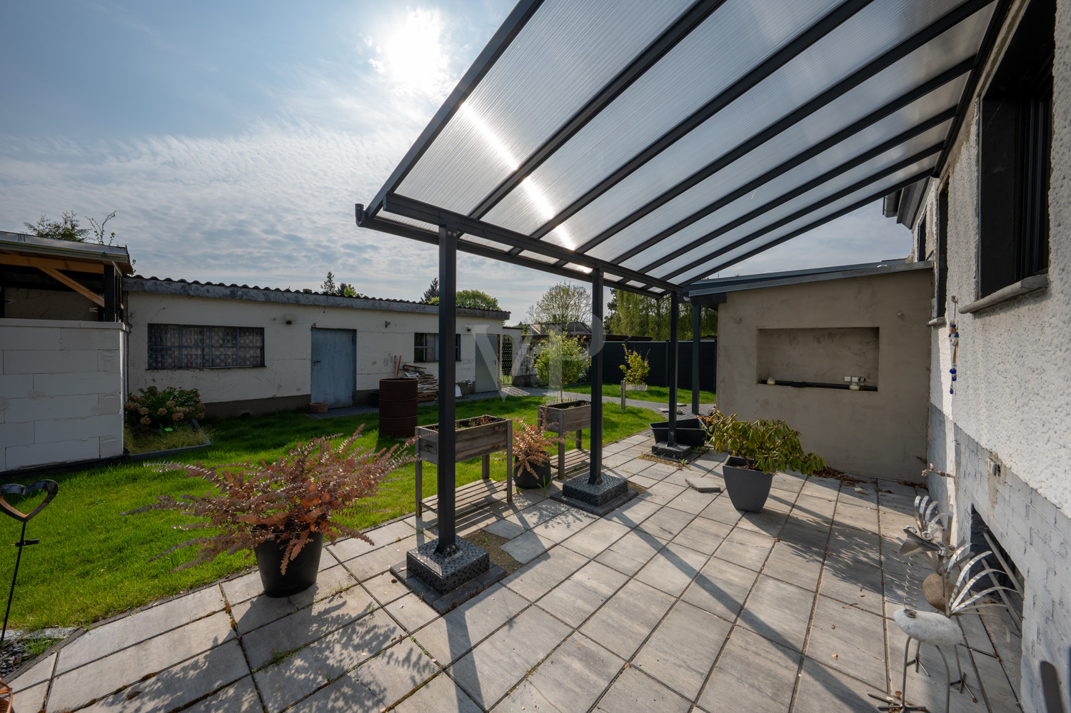 sonnige Terrasse