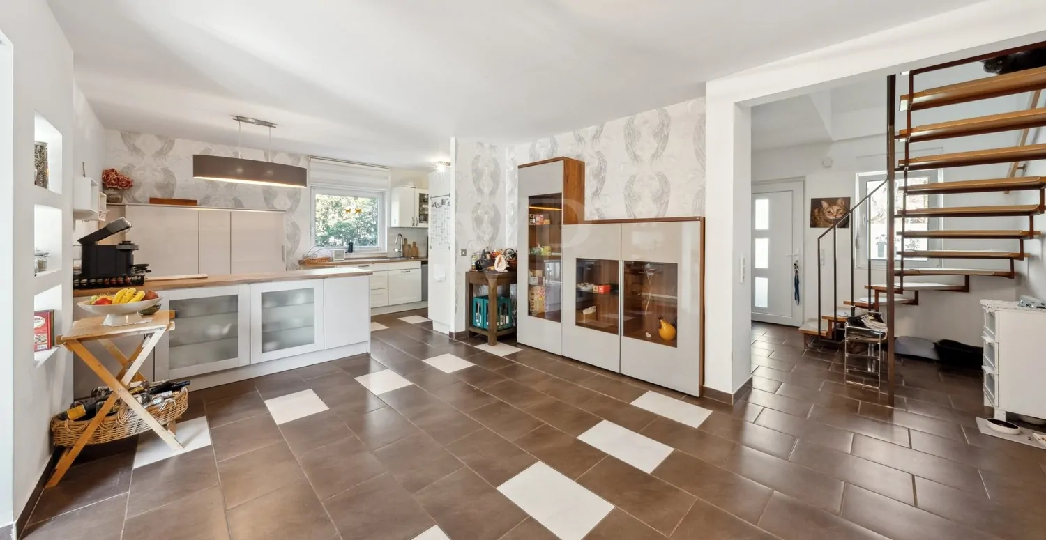 Essbereich und offene Küche