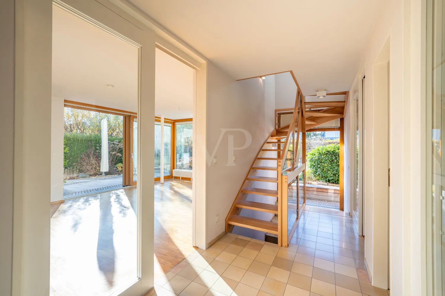 lichtdurchfluteter Flur