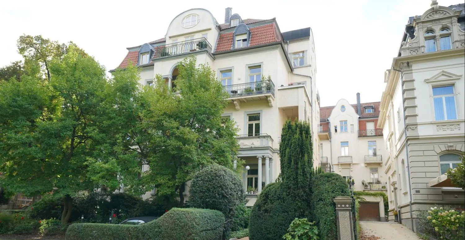 Schicke Altbauwohnung direkt am Park