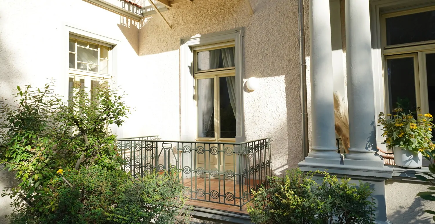 Terrassenansicht von vorne