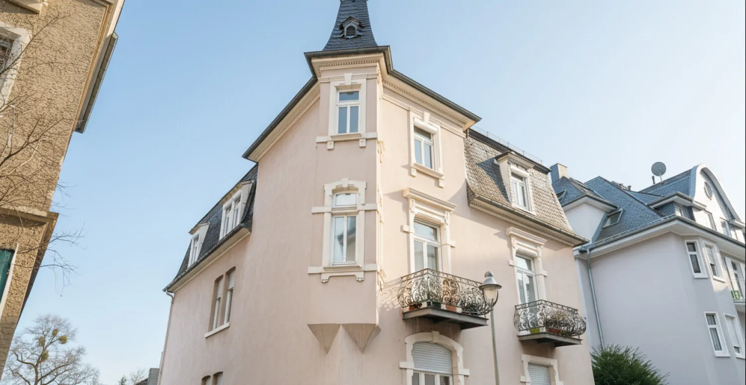 Hochwertig sanierte Altbauwohnung in bester Lage