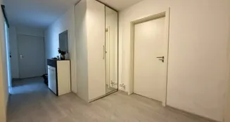 von_poll_real_estate_property_25069017_image_4