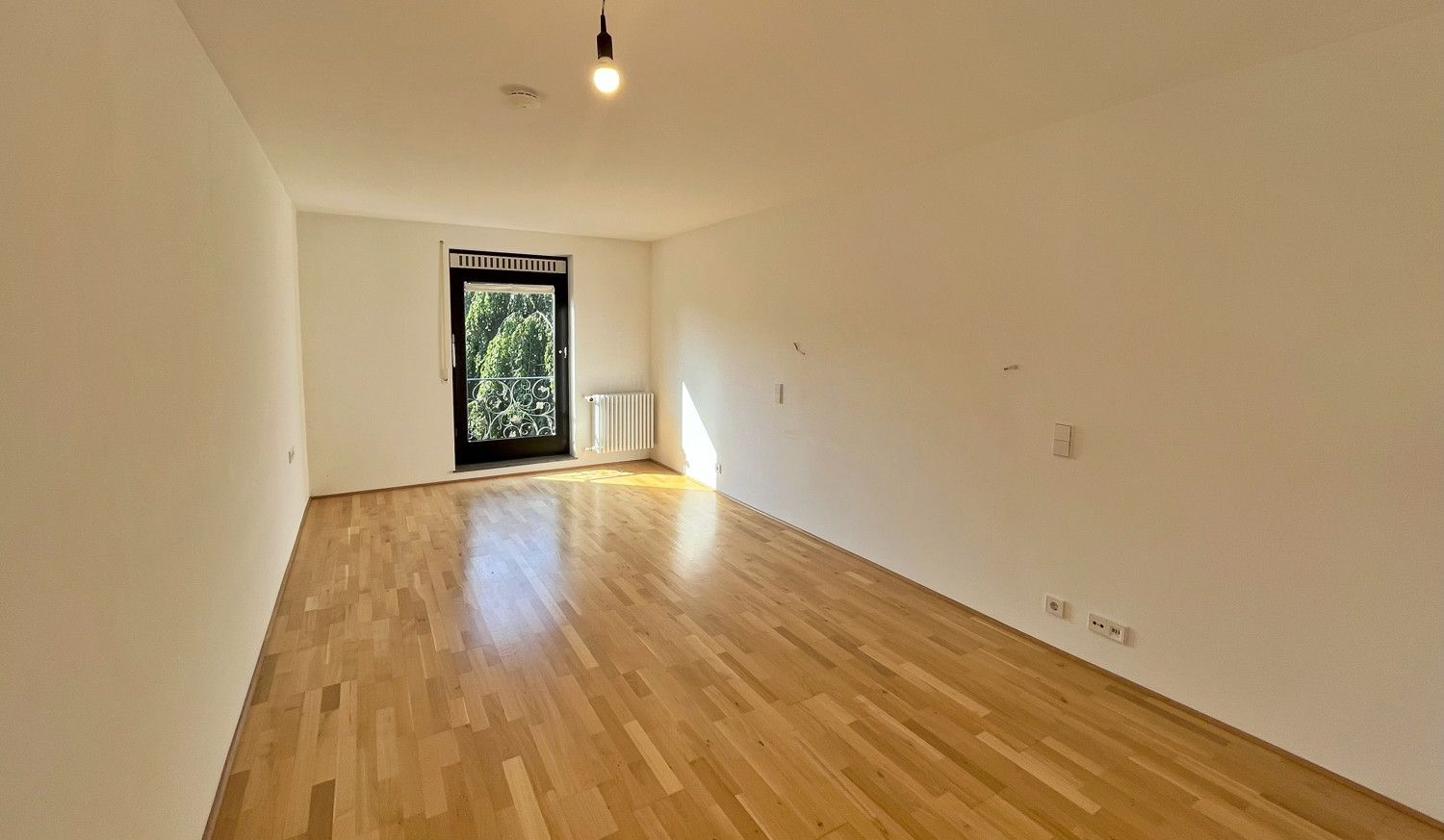 Luxuriöses Einfamilienhaus mit Einliegerwohnung und idyllischem Garten