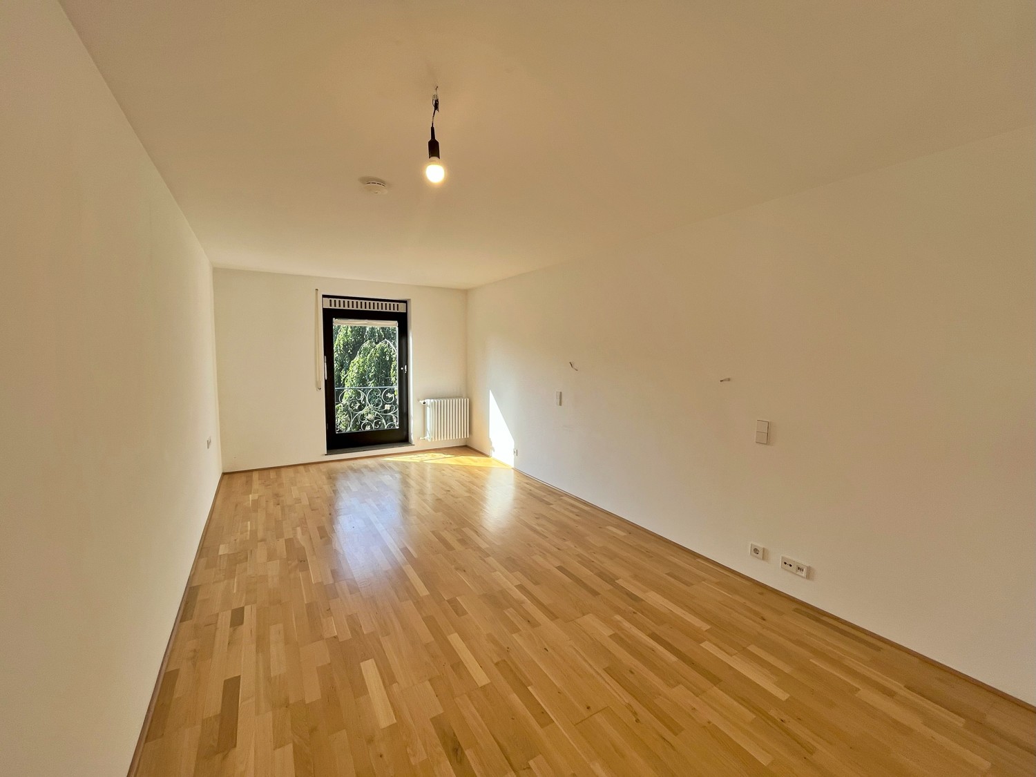 Luxuriöses Einfamilienhaus mit Einliegerwohnung und idyllischem Garten