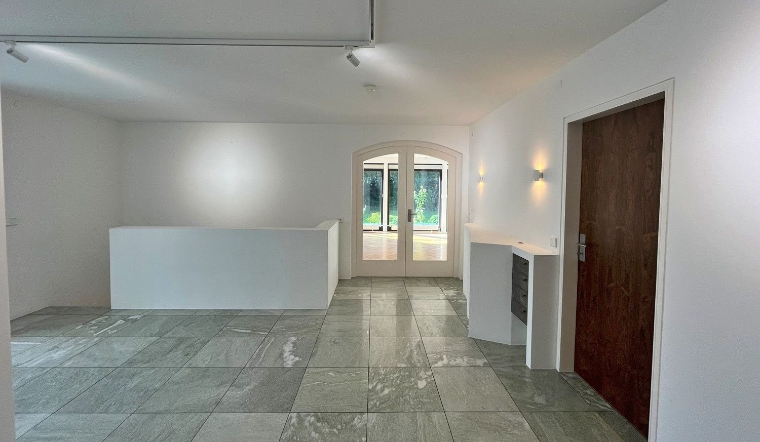 Luxuriöses Einfamilienhaus mit Einliegerwohnung und idyllischem Garten